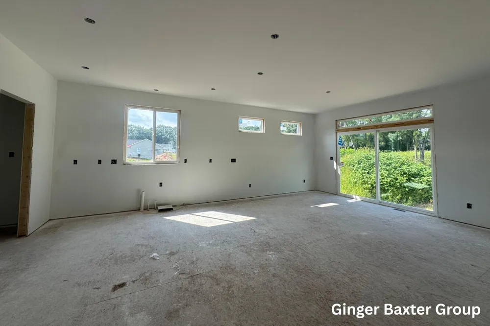 151 Summit Pointe Drive #6 Rockford, MI 49341