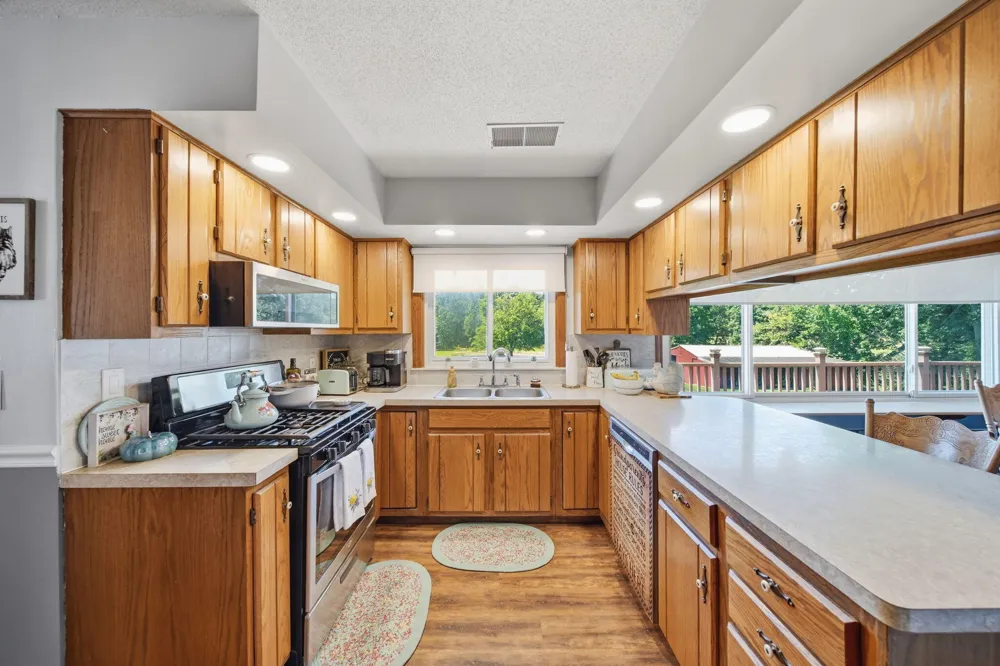 6060 Lansing Avenue Jackson, MI 49201