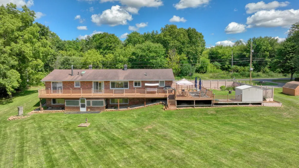 6060 Lansing Avenue Jackson, MI 49201