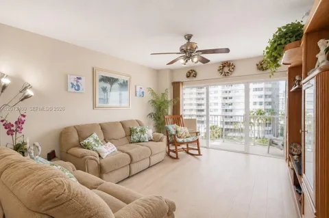 1965 S Ocean Dr #5E