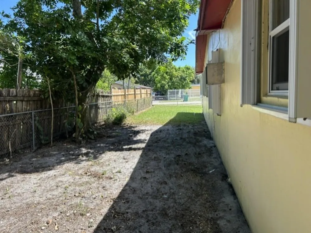 1337 NW 112th Terrace Miami, FL 33167