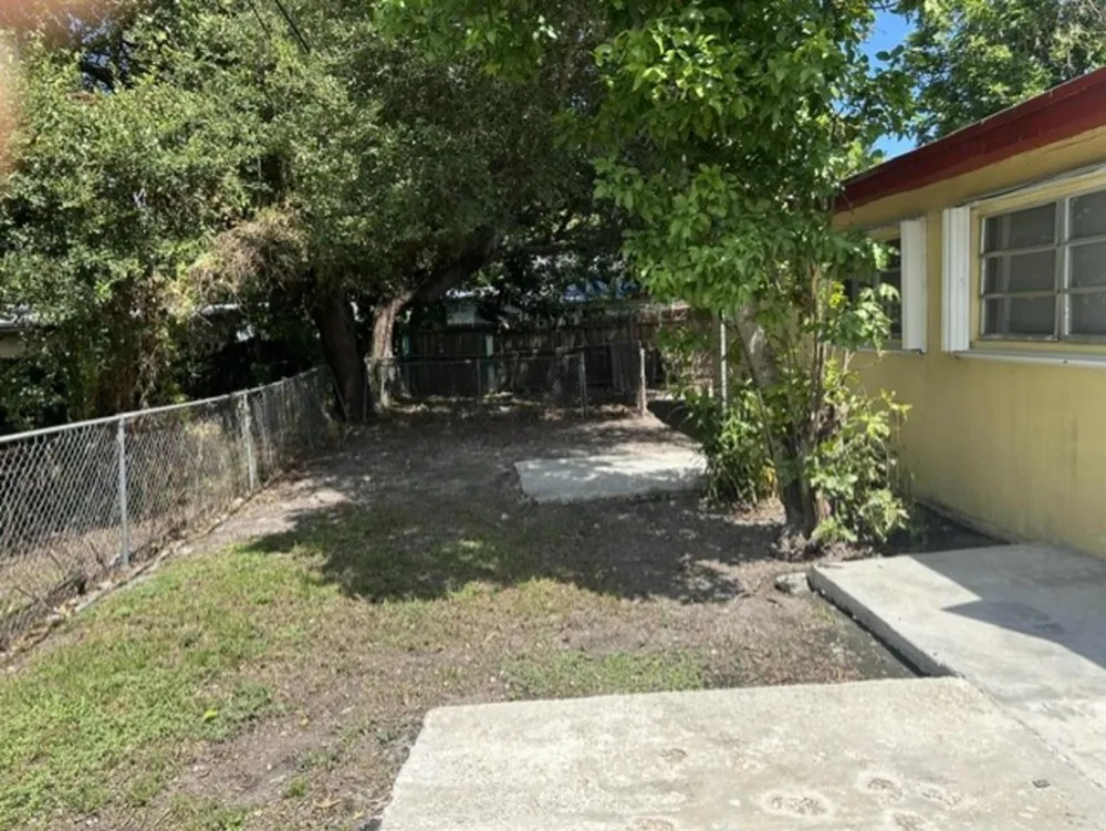 1337 NW 112th Terrace Miami, FL 33167