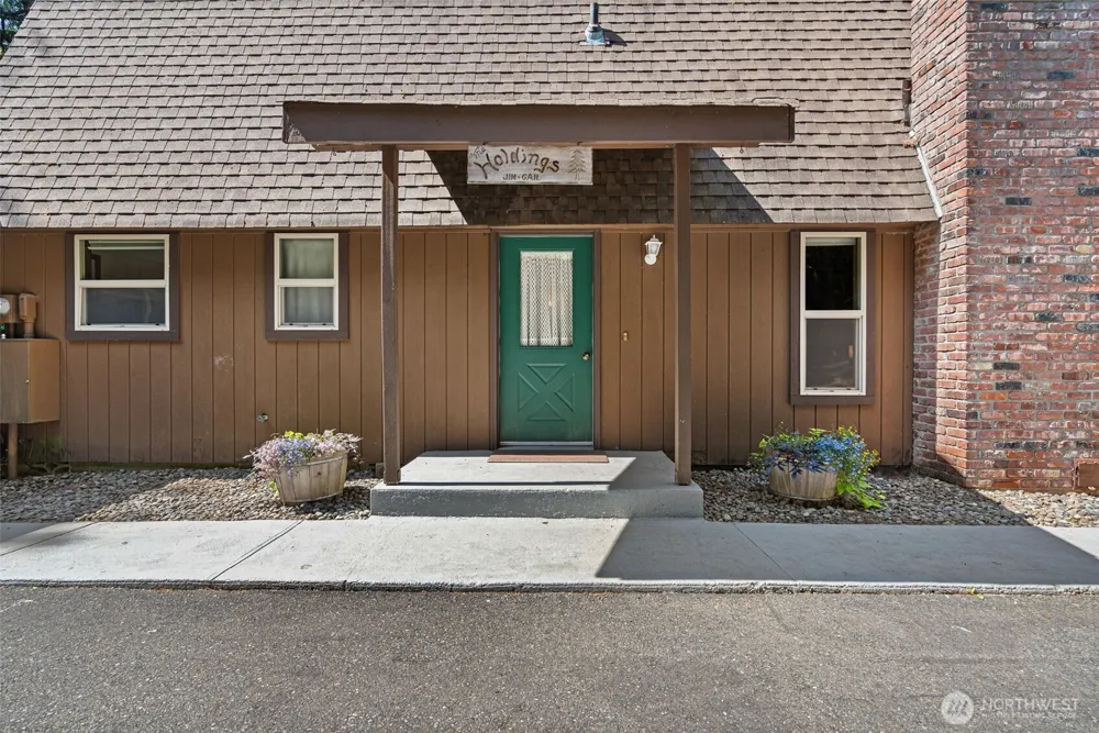 132 Armstrong Road Chehalis, WA 98532