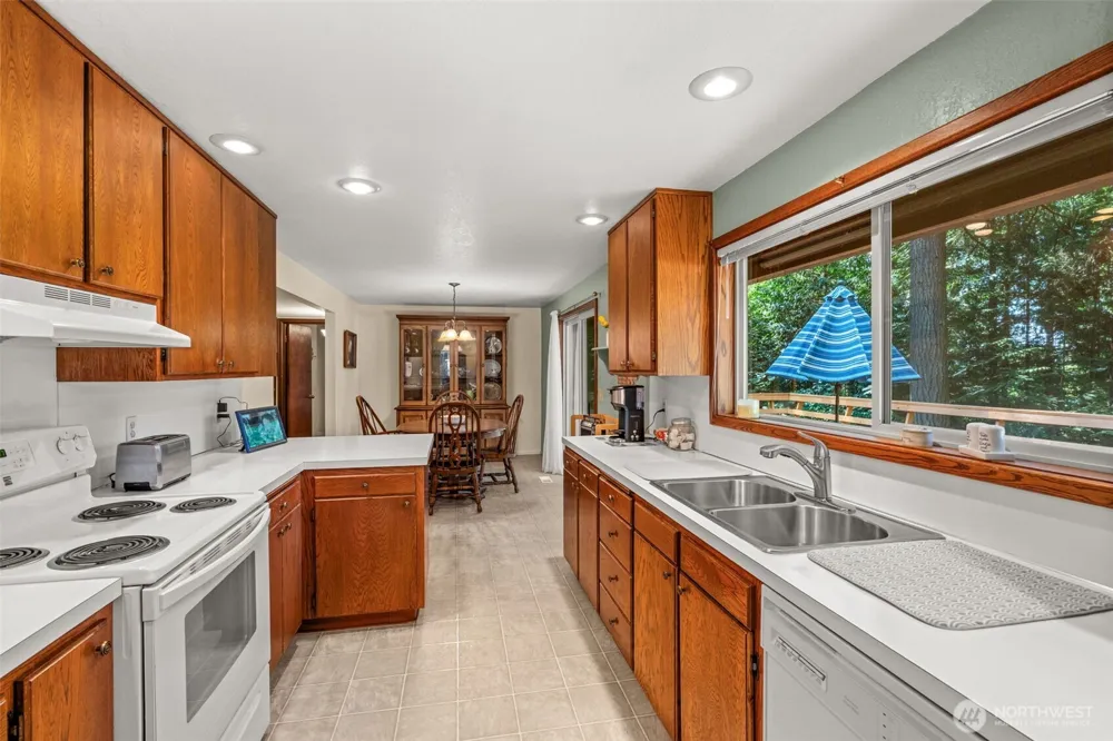132 Armstrong Road Chehalis, WA 98532