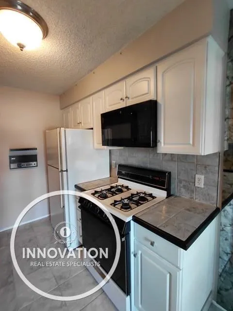 24704 Meadow Lane Harrison Charter Township, MI 48045