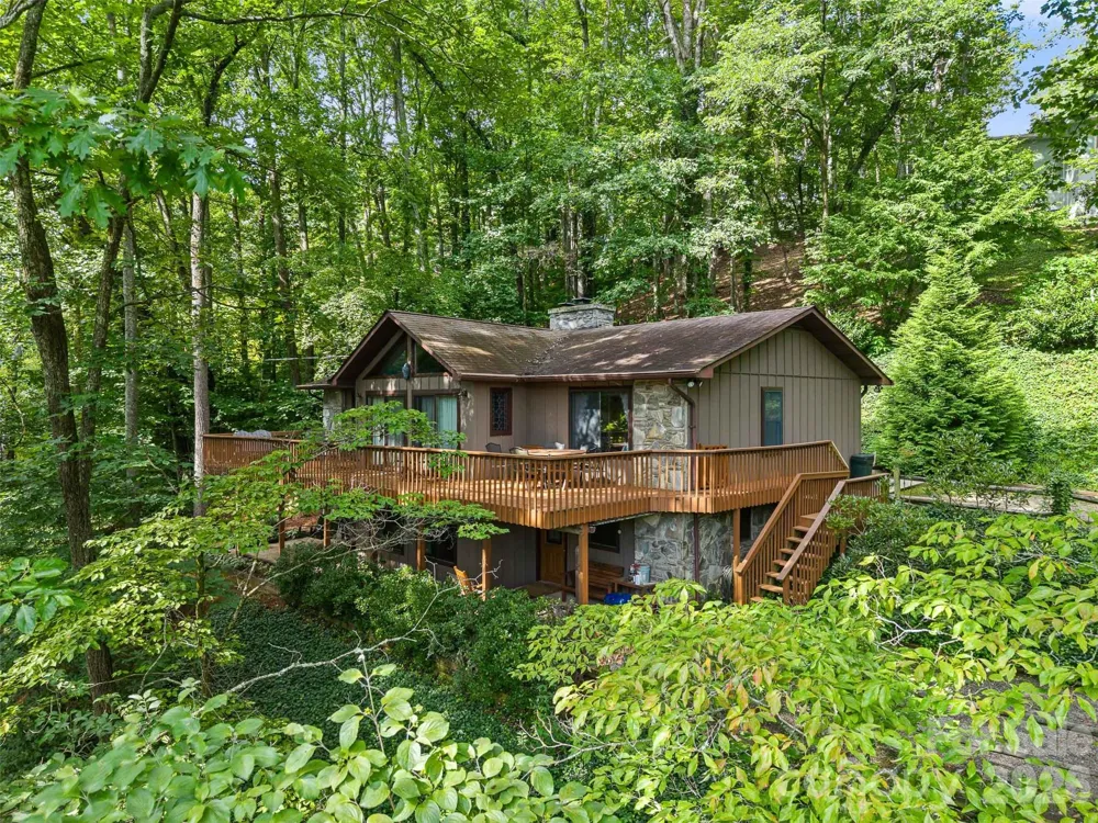 25 Anne Street Lake Junaluska, NC 28745