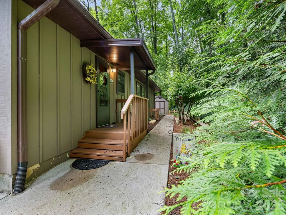 25 Anne Street Lake Junaluska, NC 28745