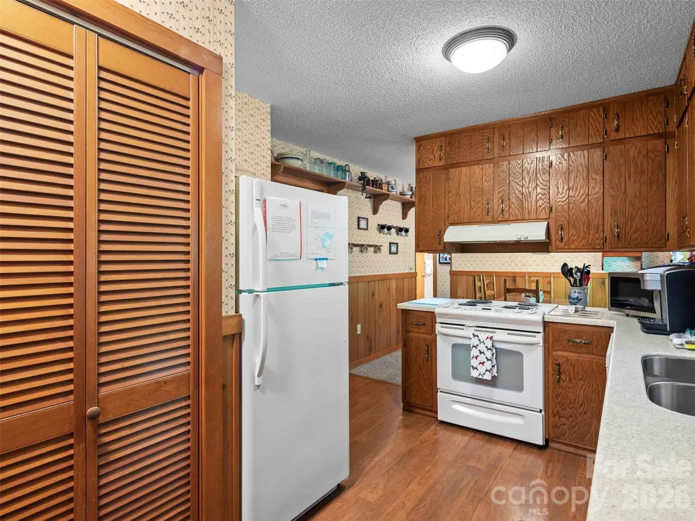 25 Anne Street Lake Junaluska, NC 28745