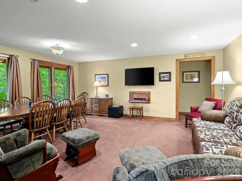 25 Anne Street Lake Junaluska, NC 28745