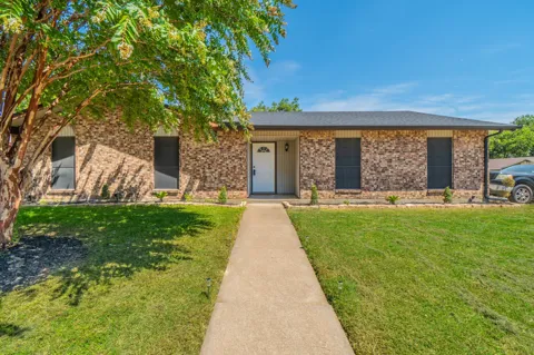 1011 Whippoorwill Court