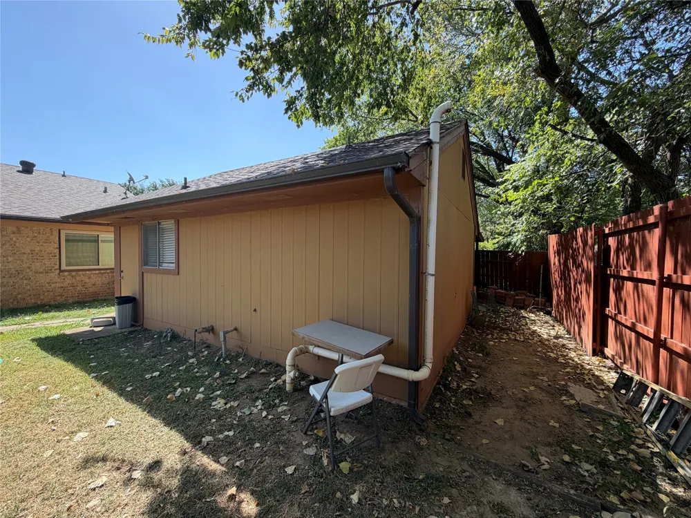 801 Midcreek Drive #B Euless, TX 76039