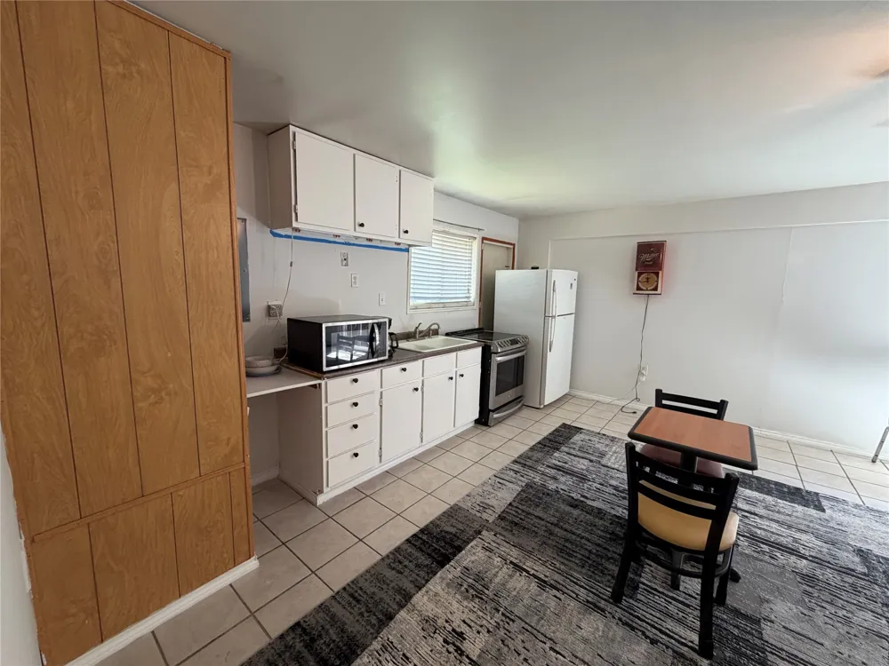 801 Midcreek Drive #B Euless, TX 76039