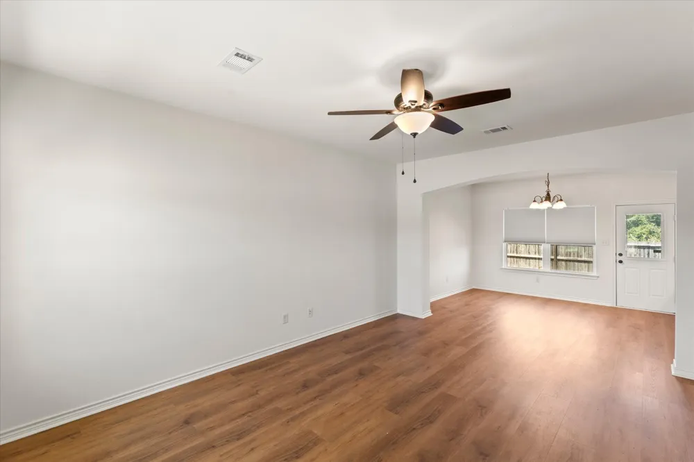 210 Lasso Circle Mabank, TX 75143
