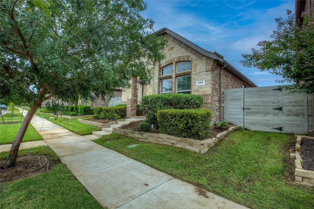 820 10th Street Argyle, TX 76226