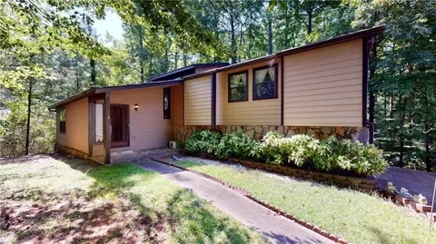6562 Oakwood Drive