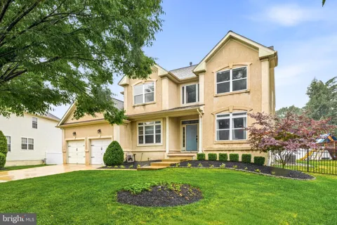 6 POLO COURT