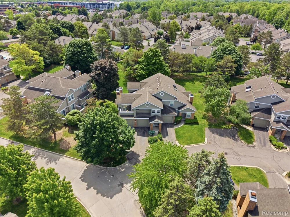 6605 Firestone Court West Bloomfield Charter Township, MI 48322
