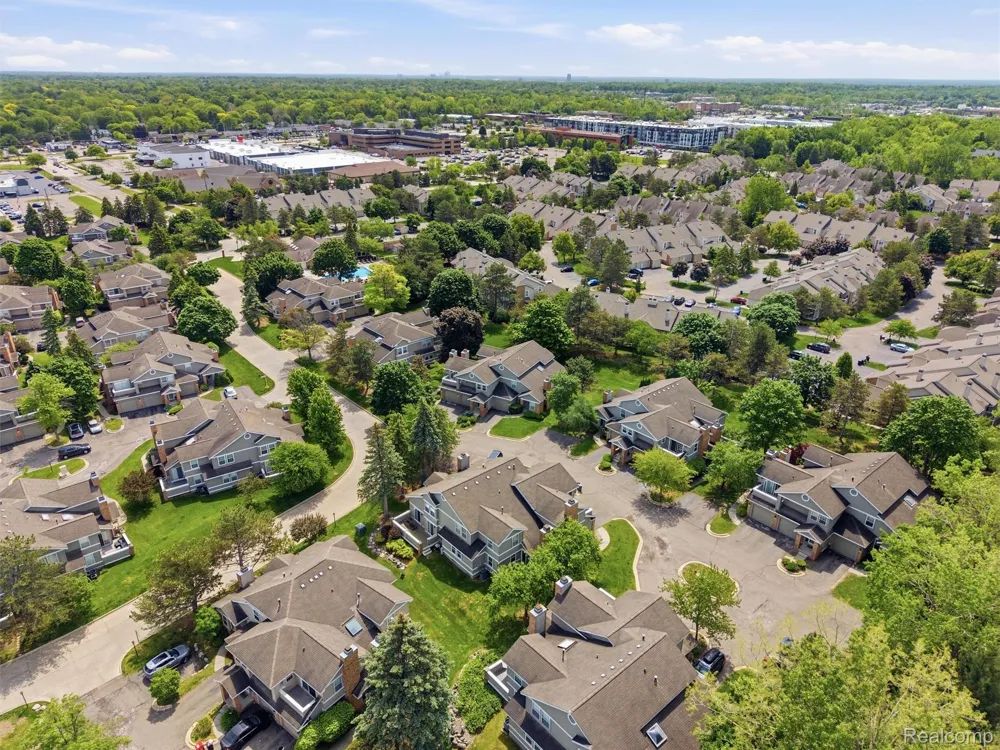 6605 Firestone Court West Bloomfield Charter Township, MI 48322