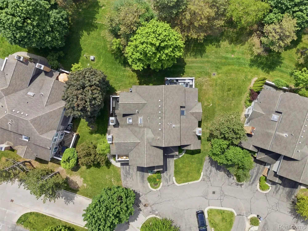 6605 Firestone Court West Bloomfield Charter Township, MI 48322