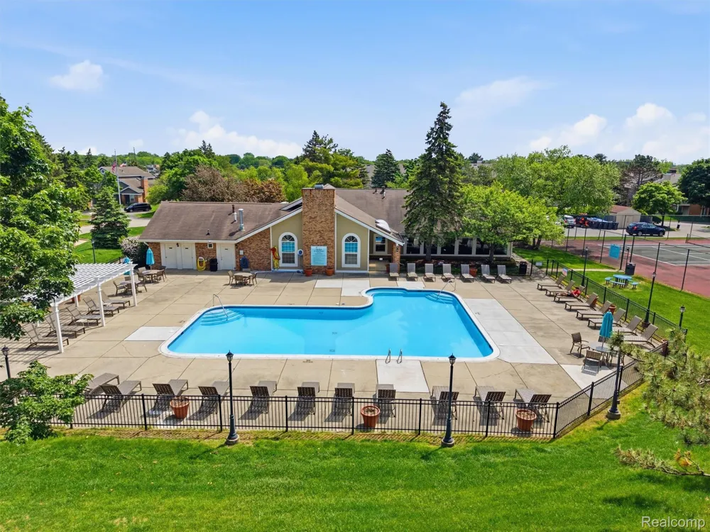 6605 Firestone Court West Bloomfield Charter Township, MI 48322