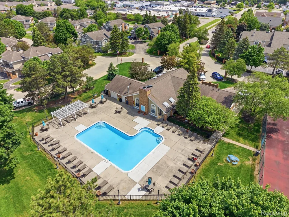 6605 Firestone Court West Bloomfield Charter Township, MI 48322