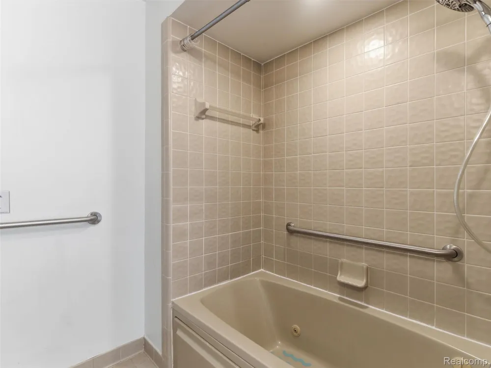 6605 Firestone Court West Bloomfield Charter Township, MI 48322