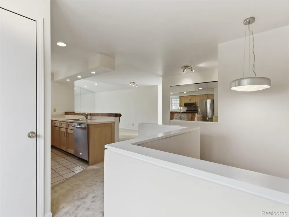 6605 Firestone Court West Bloomfield Charter Township, MI 48322