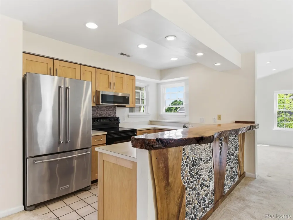 6605 Firestone Court West Bloomfield Charter Township, MI 48322
