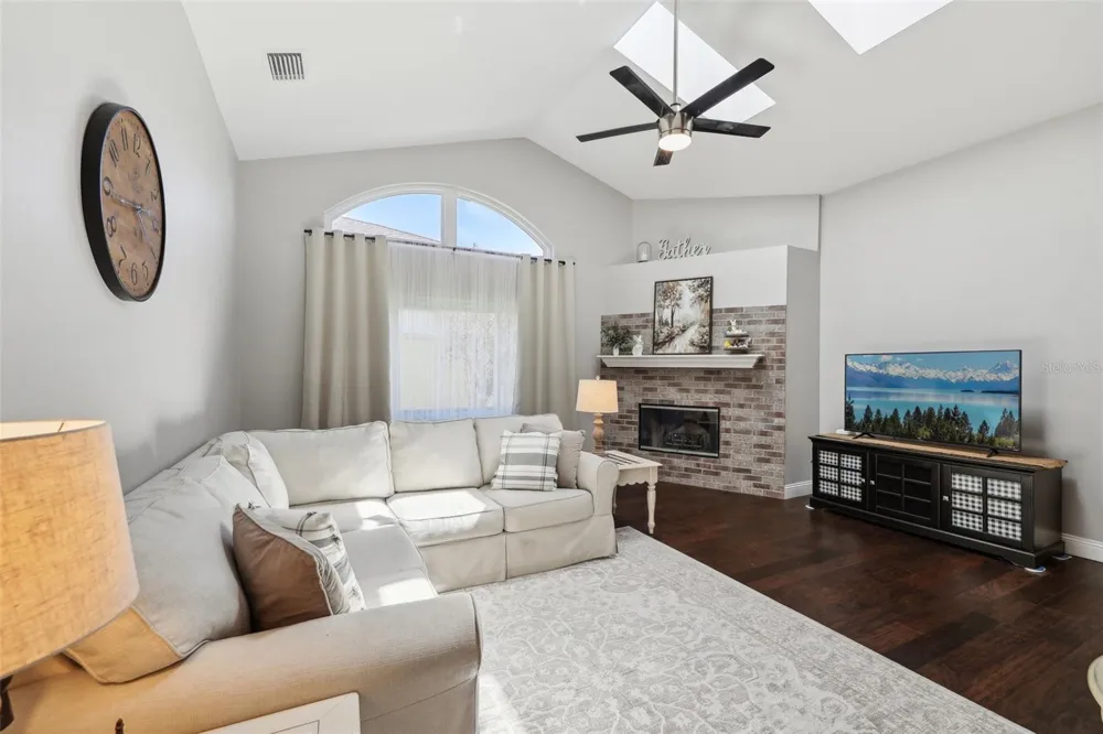 954 COBBLESTONE LANE Tarpon Springs, FL 34688