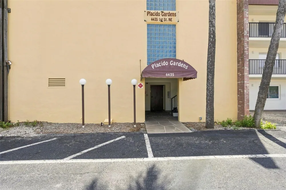 4435 1ST STREET NE #110 St Petersburg, FL 33703