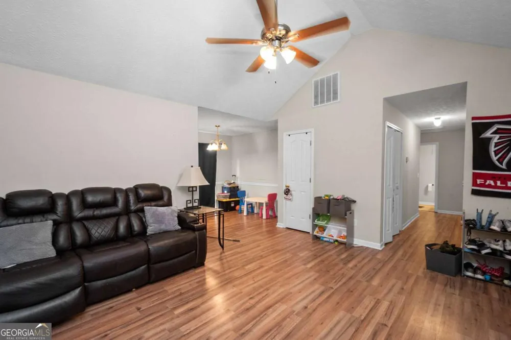 8 Priscilla DR Grantville, GA 30220