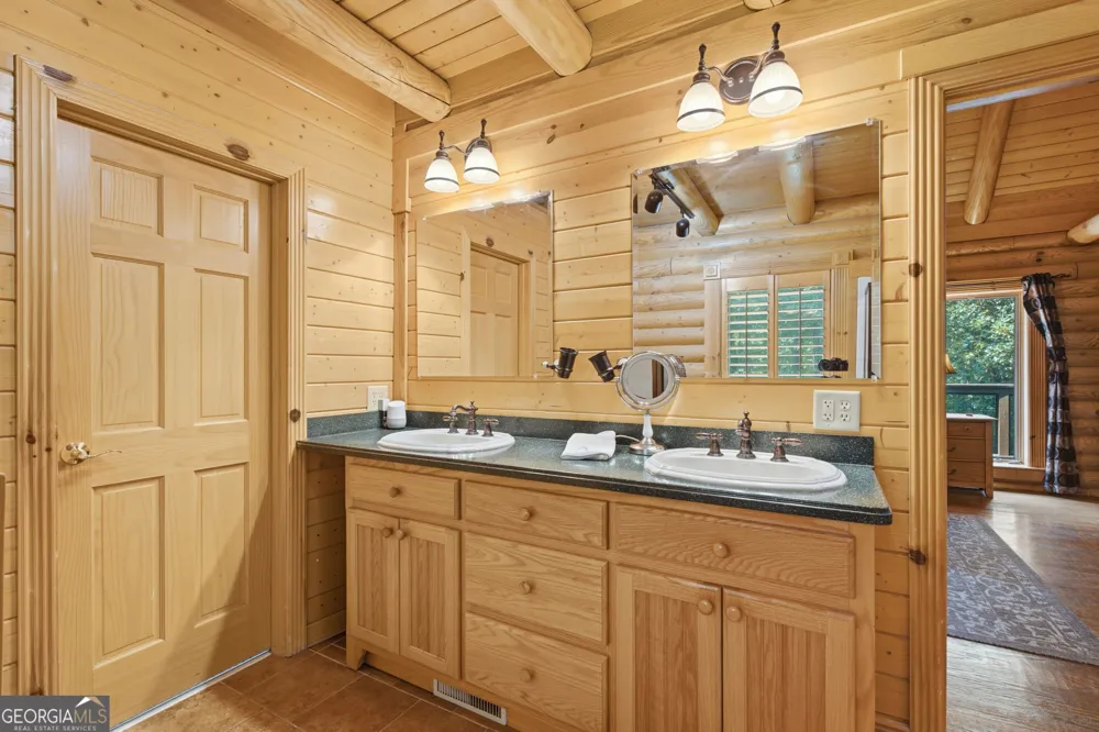 302 Bumpy TRL Dawsonville, GA 30534