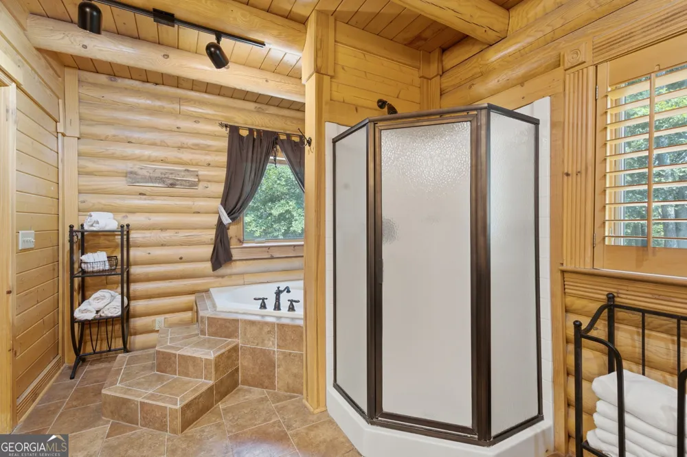 302 Bumpy TRL Dawsonville, GA 30534