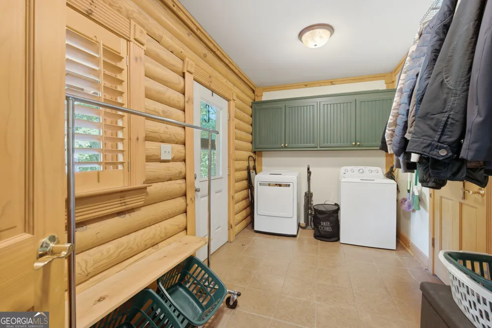 302 Bumpy TRL Dawsonville, GA 30534