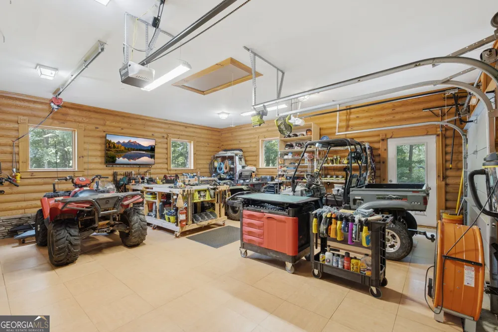302 Bumpy TRL Dawsonville, GA 30534