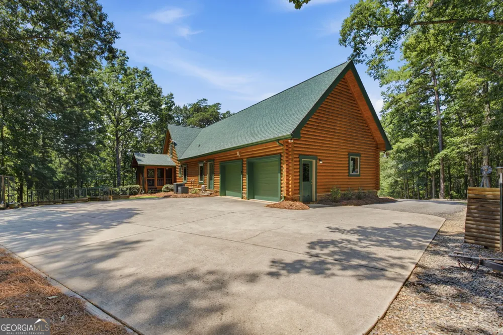 302 Bumpy TRL Dawsonville, GA 30534