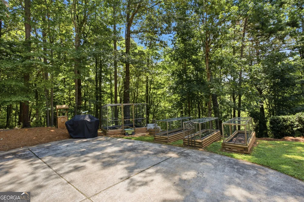 302 Bumpy TRL Dawsonville, GA 30534