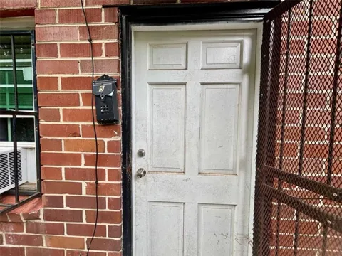 1048 Washington Street #5