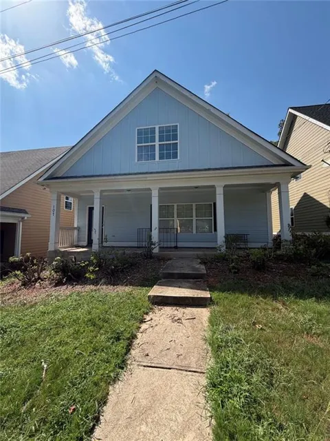 107 E Paces Drive