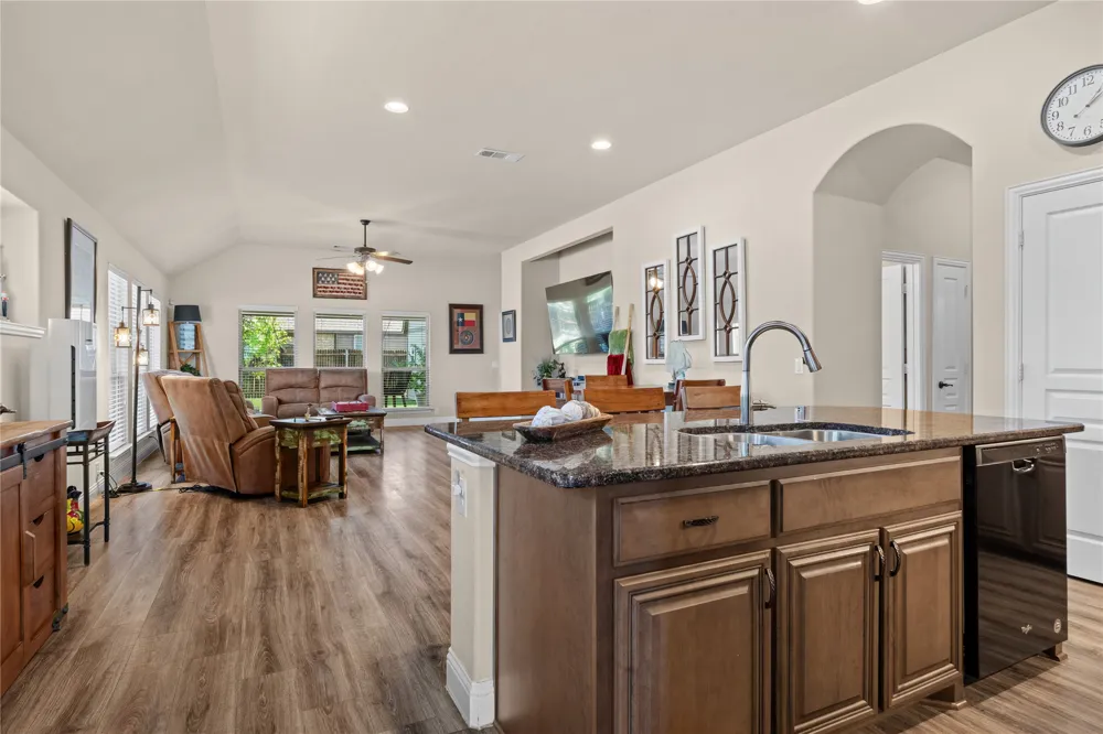116 Cimmaron Court Alvarado, TX 76009