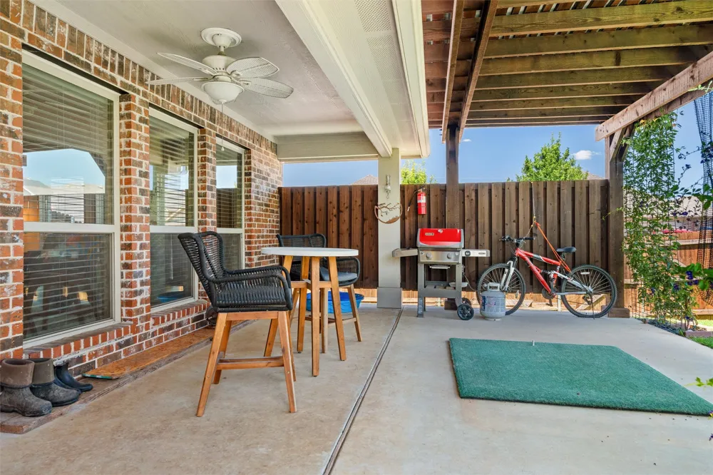 116 Cimmaron Court Alvarado, TX 76009