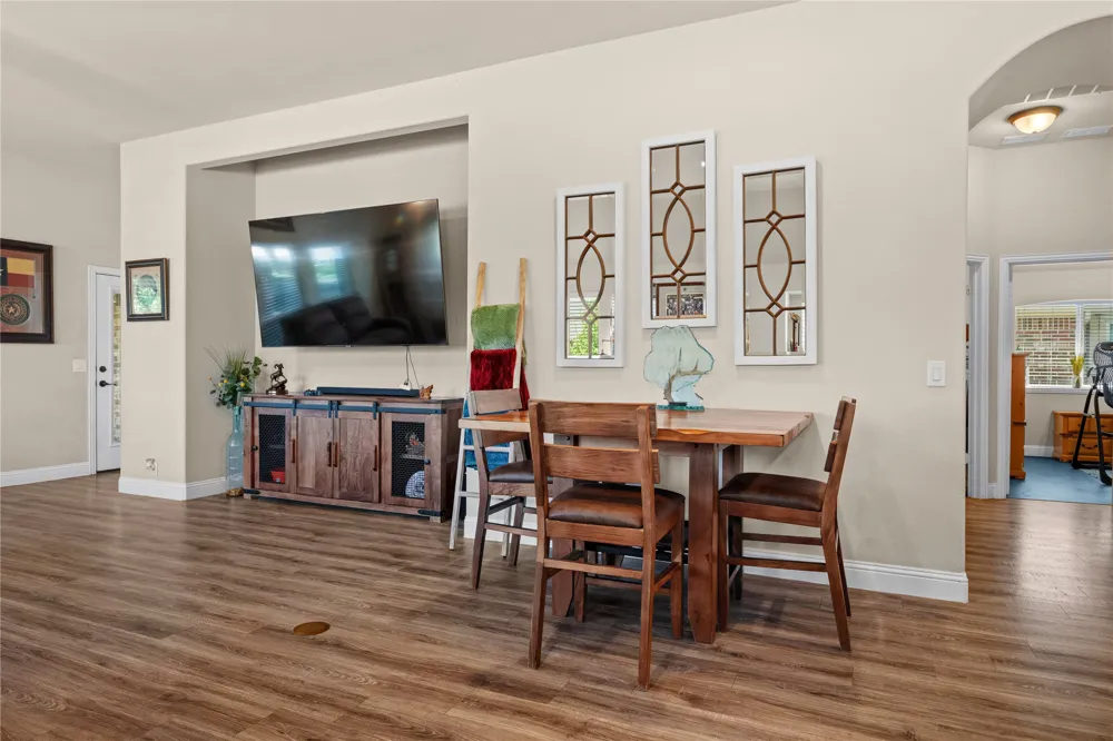 116 Cimmaron Court Alvarado, TX 76009