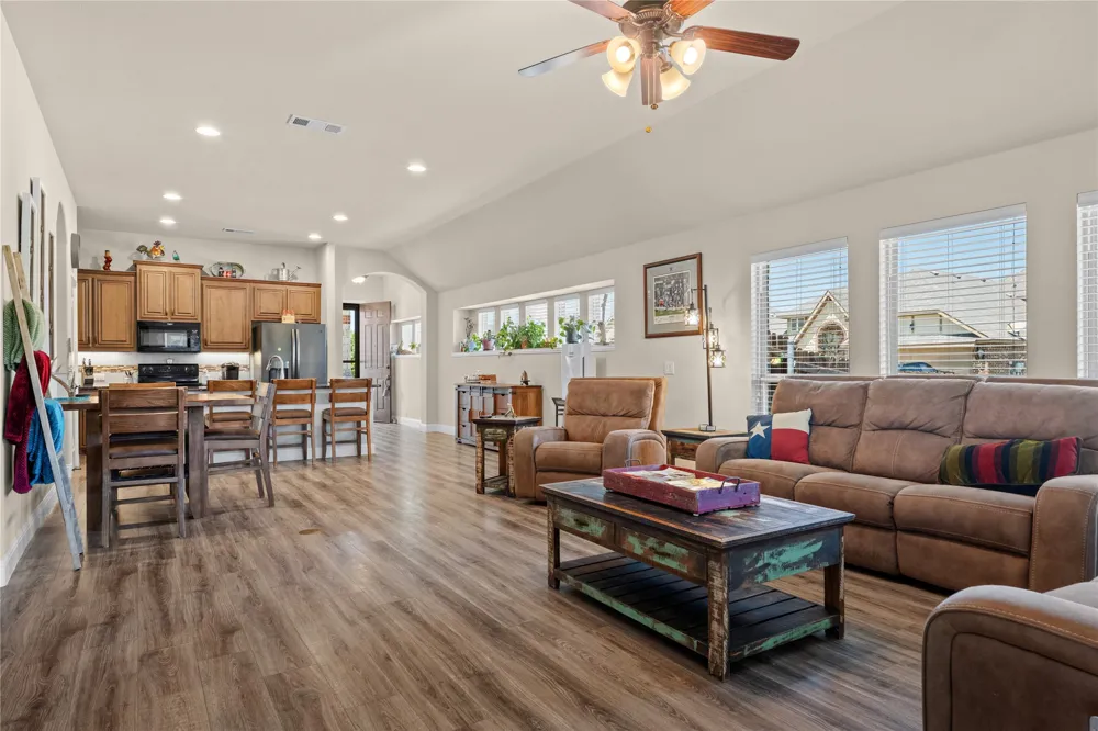 116 Cimmaron Court Alvarado, TX 76009