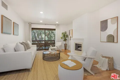15231 Magnolia Boulevard