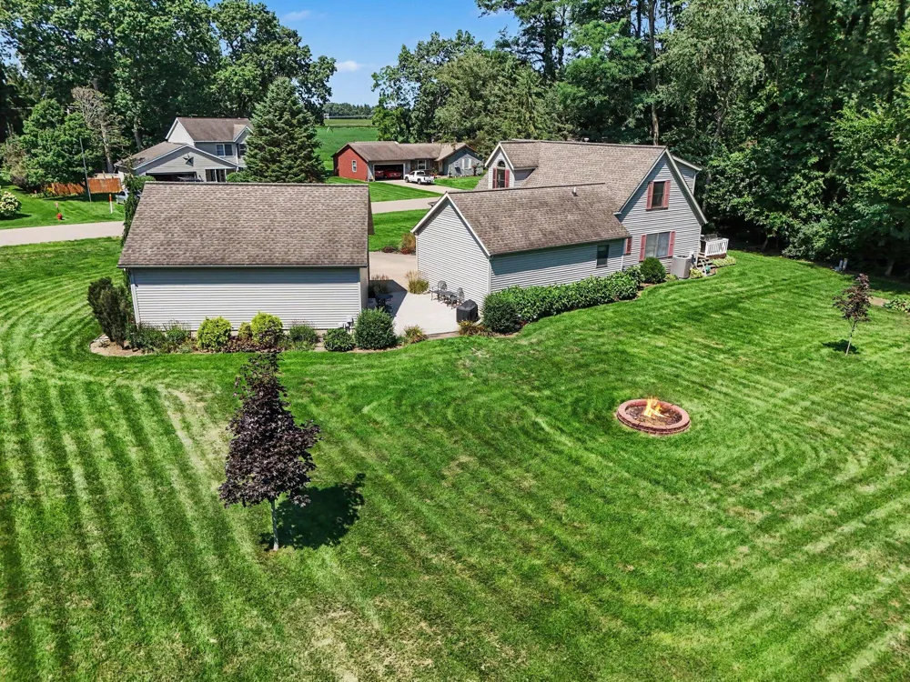 56695 Chippewa Drive Three Rivers, MI 49093