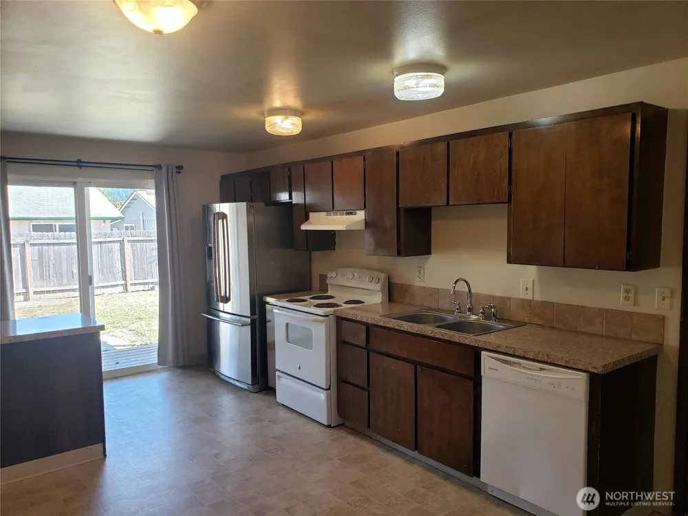 4720 Merlin Street Longview, WA 98632