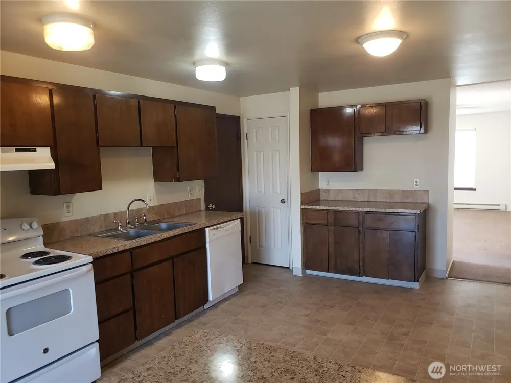 4720 Merlin Street Longview, WA 98632