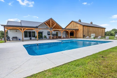 1439 Ridge Road