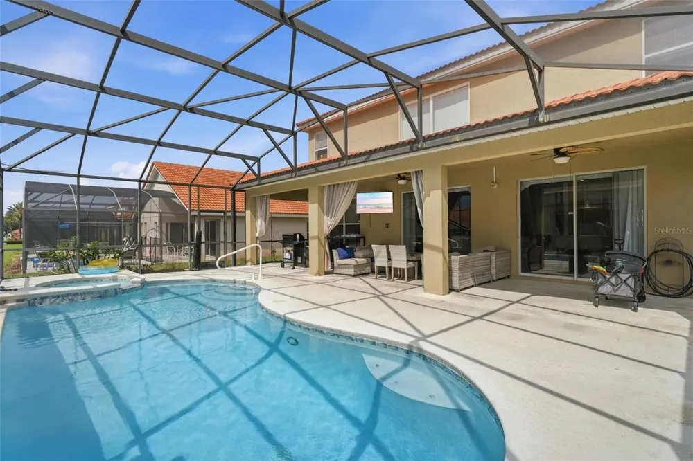 165 SEVILLA AVENUE Davenport, FL 33897