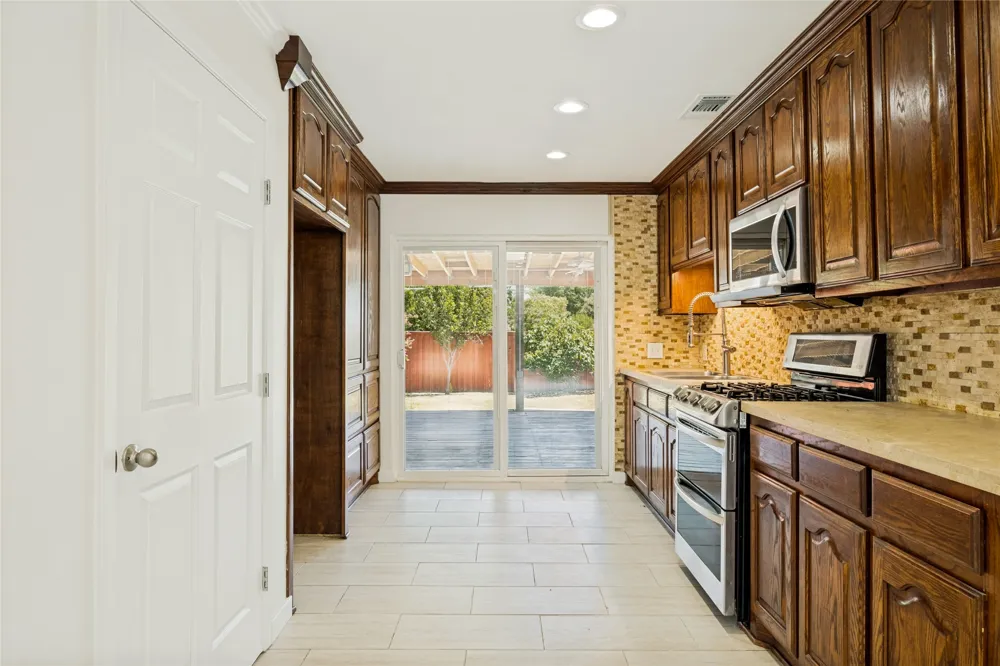 4228 Hyde Park Drive Mesquite, TX 75150